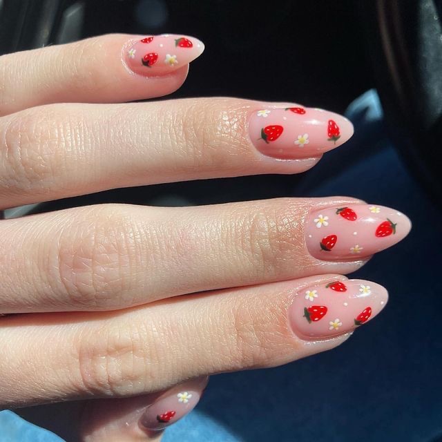 berry nail art